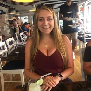 Meet your Posher, Cassie